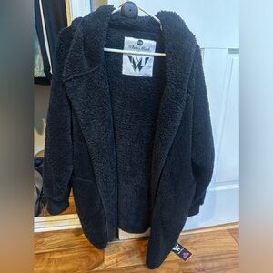 White mark sweatshirt/hoodie/jacket type coat. Size1x/2x nwt